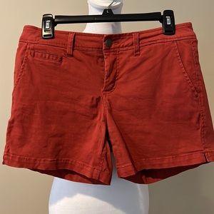 Market & Spruce size small rust orange shorts.